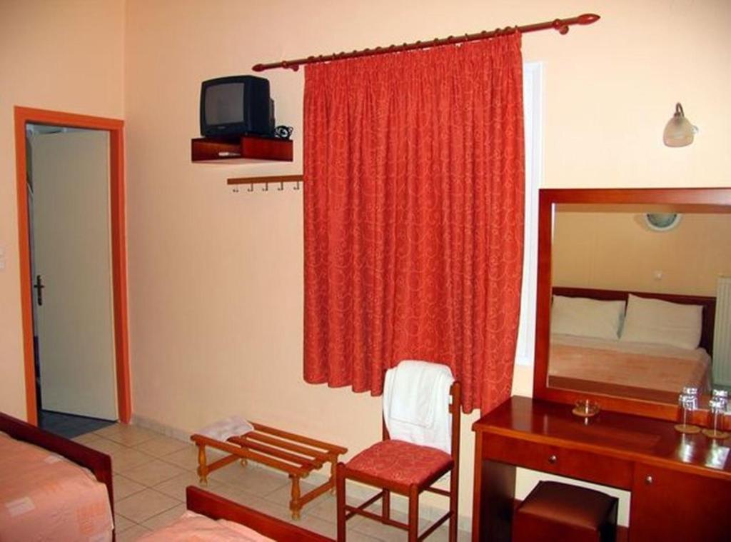 Apollon Hotel Tirós 部屋 写真