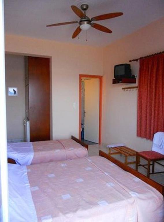 Apollon Hotel Tirós 部屋 写真