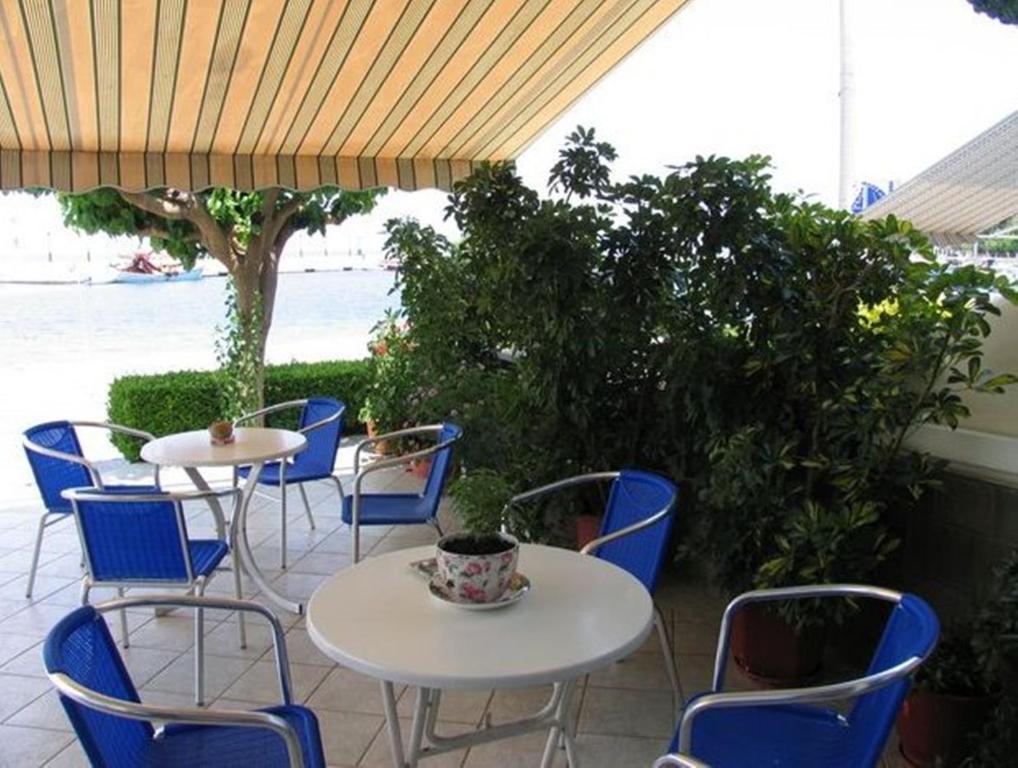 Apollon Hotel Tirós エクステリア 写真