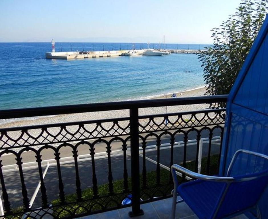 Apollon Hotel Tirós 部屋 写真