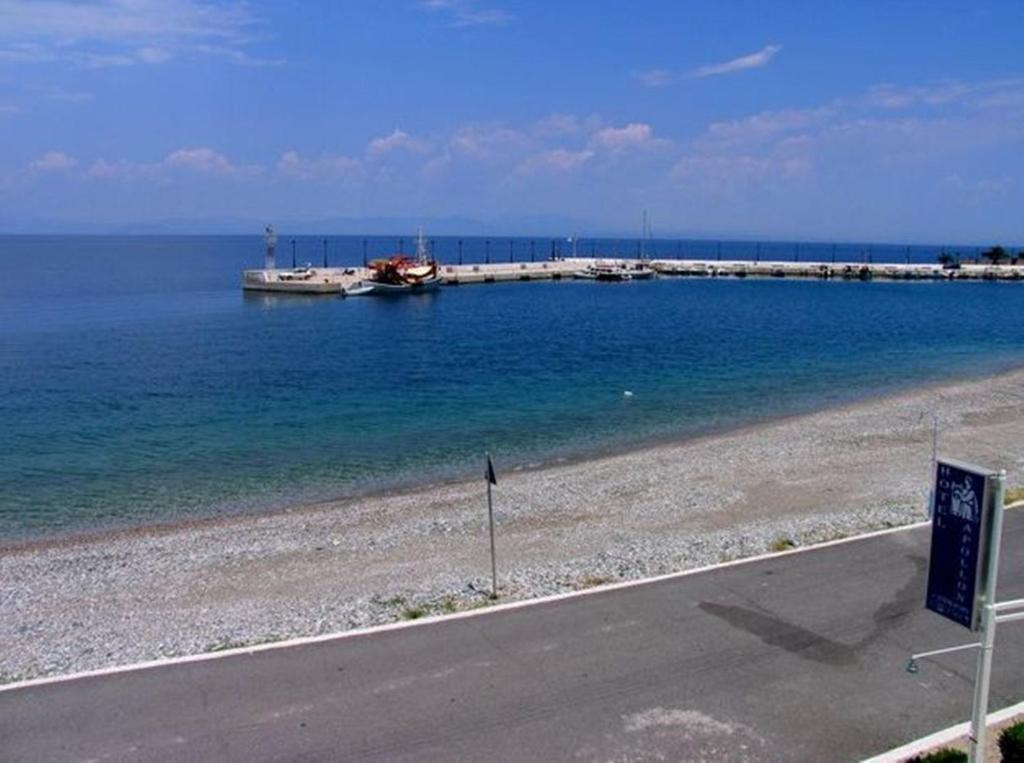 Apollon Hotel Tirós エクステリア 写真